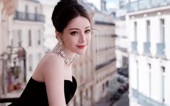 Địch Lệ Nhiệt Ba liên tục bị hoãn phim mới