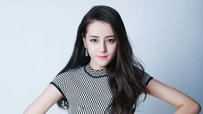 Địch Lệ Nhiệt Ba - từ mỹ nhân Tân Cương đến tiểu hoa đán tài năng nhất nhì  màn ảnh Cbiz - BlogAnChoi