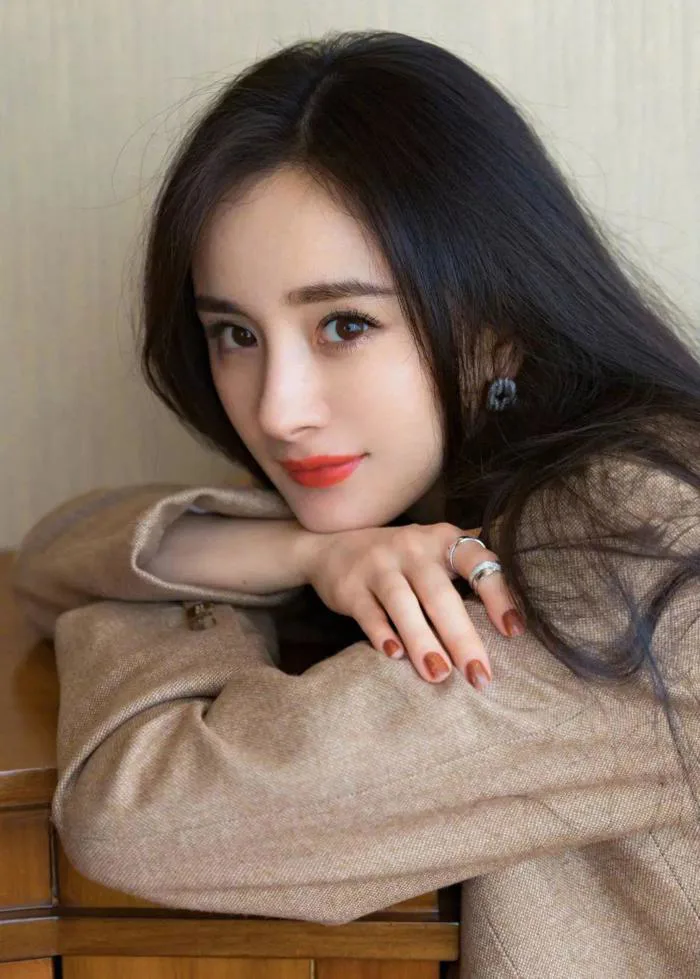Danh sách nữ diễn viên nổi tiếng nhất Trung Quốc năm 2019 của Forbes, Dương  Mịch và Triệu Lệ Dĩnh vẫn phải chào thua sao nữ này! - BlogAnChoi