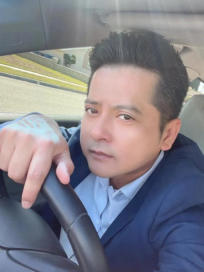 Nam diễn viên nổi tiếng bỏ nghề qua Mỹ định cư, giờ chạy xe công nghệ kiếm  sống - Tuổi Trẻ Online