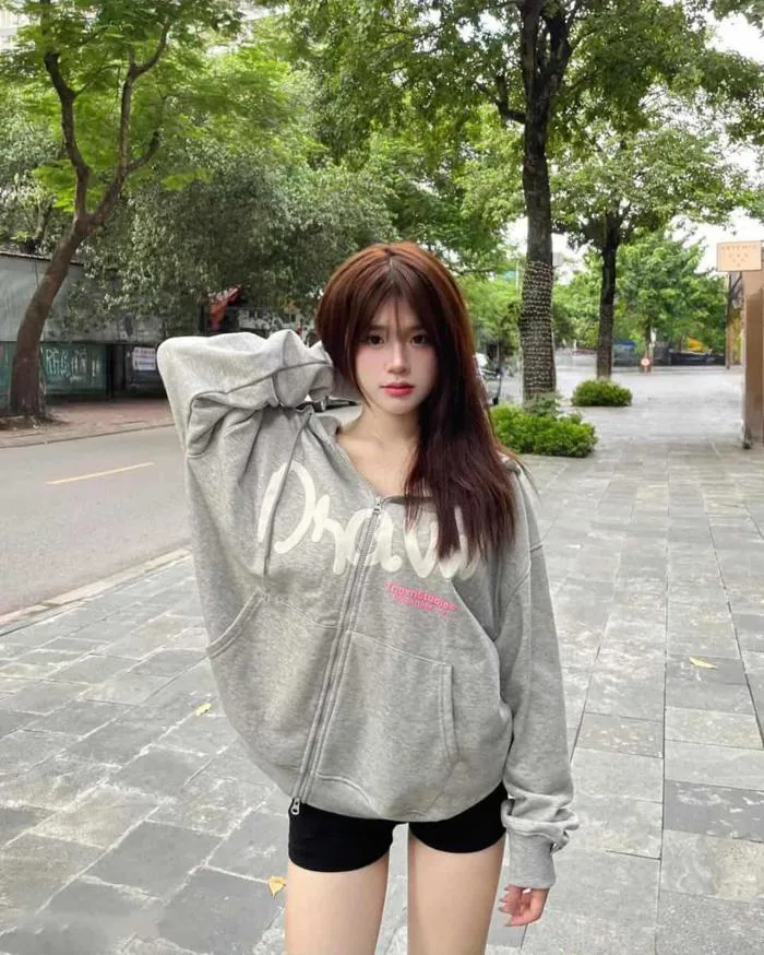63+ Ảnh Gái Xinh Mặc Áo Croptop Đẹp Nhất 2026 | XinhVui