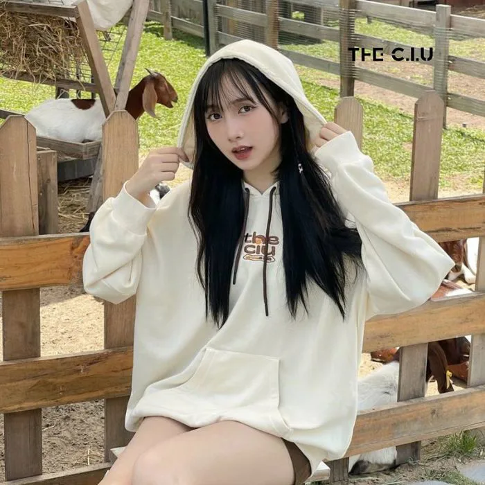 TOP 9 mẫu áo khoác nữ mùa lạnh hot nhất hiện nay
