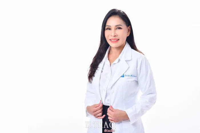 Tổng hợp hình ảnh profile bác sĩ nam nữ đẹp, chuyên nghiệp