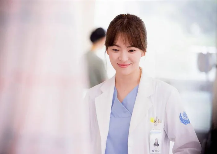 5 nữ bác sĩ đã xinh đẹp lại còn có tâm với nghề của màn ảnh