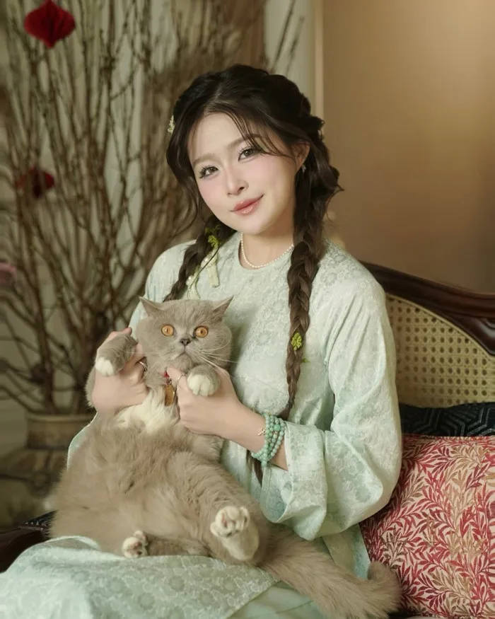Tiktoker Chao hé lộ hình ảnh 'con gái'