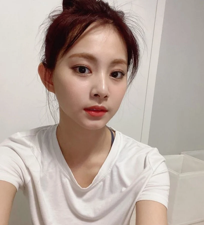 4 kiểu tóc búi mát lịm từ idol Kpop không học ngay hơi phí