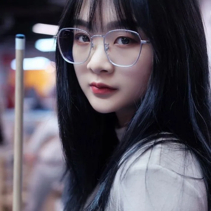 Kiểu tóc búi | Ảnh cô dâu, Gái đẹp, Gái xinh