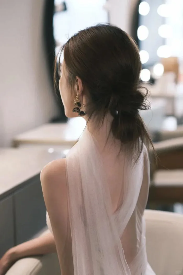 10+ Cách búi tóc mặc áo dài tết nàng nào cũng nên thử một lần