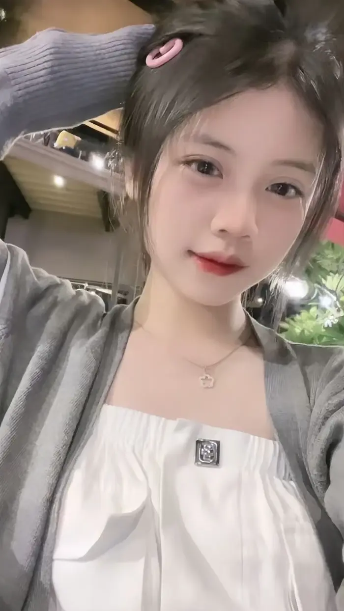 Bộ sưu tập hình ảnh gái xinh búi tóc cute và dễ thương nhất