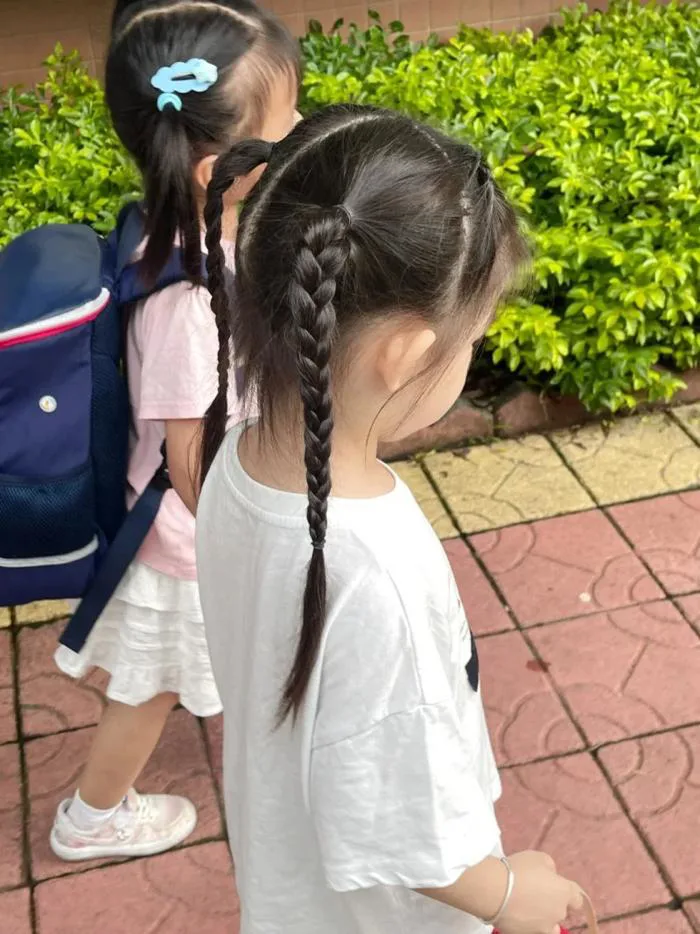 Cách Tết Tóc Cho Bé Gái Đi Học: 10+ Kiểu Vừa Xinh Vừa Gọn Gàng