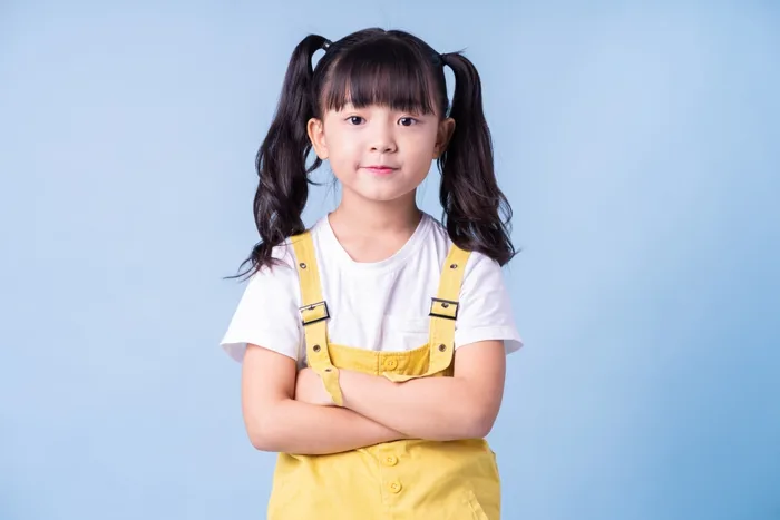 20+ cách buộc tóc cho bé gái đi học đi chơi dễ thương, đẹp mà đơn giản