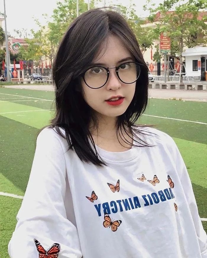 Cô gái nổi như cồn vì ảnh căn cước xinh như mộng, nhan sắc ngoài đời còn  bất ngờ hơn | Báo Dân trí