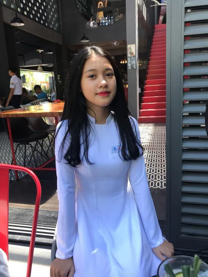 Đang học cấp 3 mà chưa xem loạt girl xinh này thì uổng quá: Nhìn người ta mặc áo dài nè, toàn cực phẩm không đó!