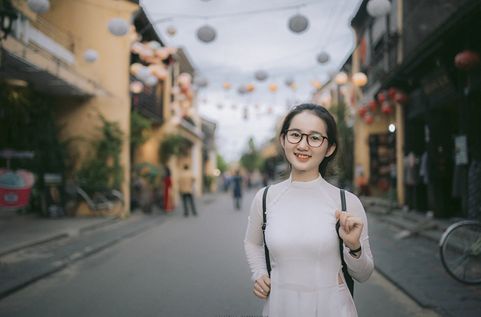 Cô gái 25 tuổi mặt mộc xinh xắn và trẻ trung như nữ sinh cấp 3 | Báo Dân trí