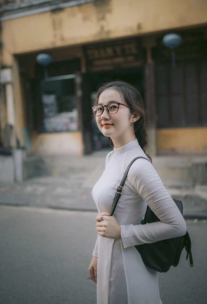 Cô gái 25 tuổi mặt mộc xinh xắn và trẻ trung như nữ sinh cấp 3 | Báo Dân trí