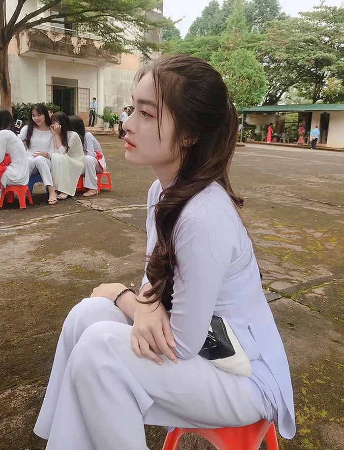 Đang học cấp 3 mà chưa xem loạt girl xinh này thì uổng quá: Nhìn người ta mặc áo dài nè, toàn cực phẩm không đó!