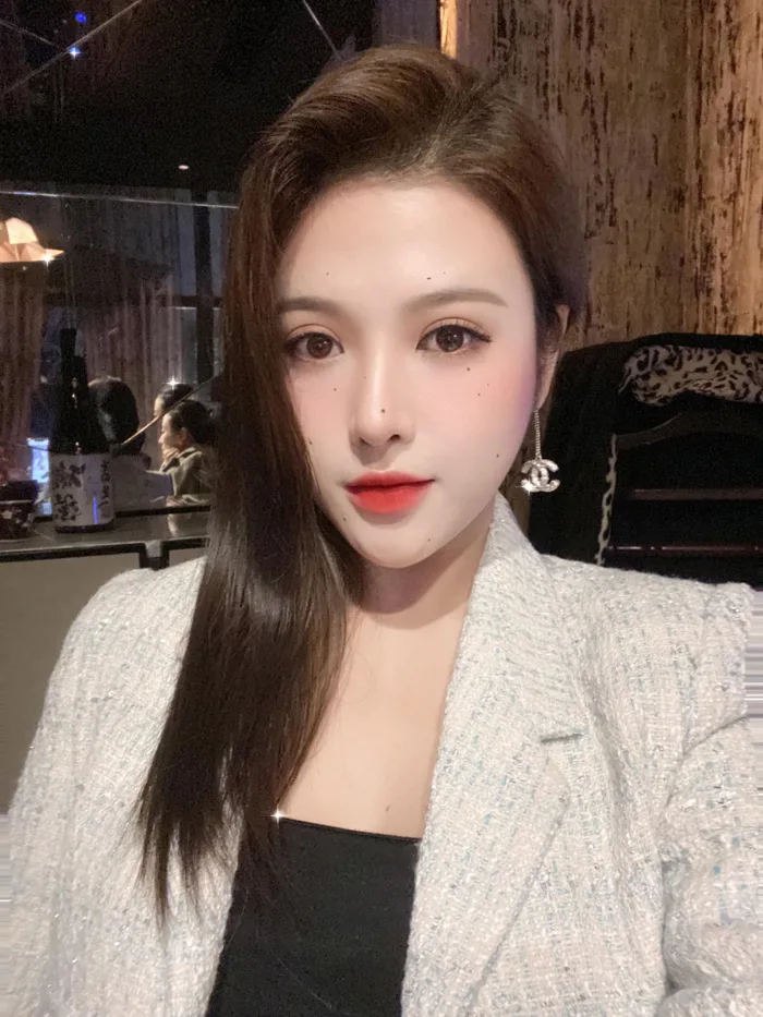 Em gái Huyền Baby sang chảnh không kém chị gái, vừa xinh đẹp lại giàu có  'hết phần thiên hạ' khiến nhiều người ghen tị | Phụ Nữ Sức Khỏe