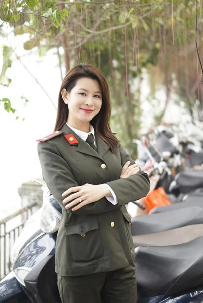 anh-gai-xinh-cong-an-1