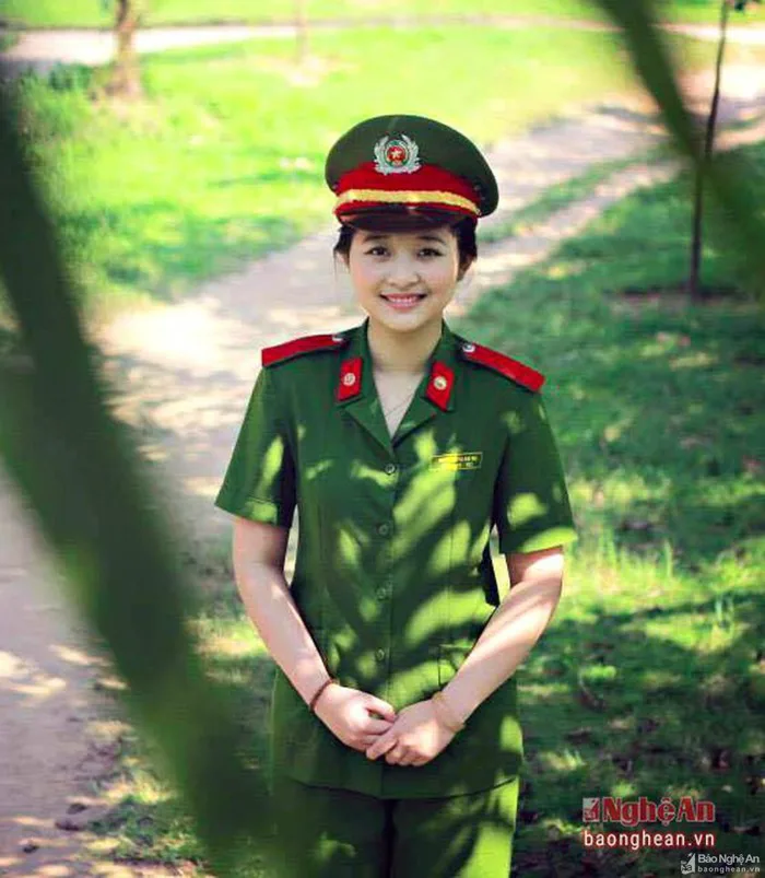 Hình ảnh nữ công an đẹp