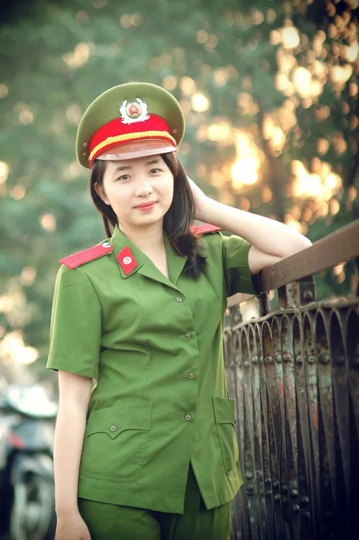 Hình ảnh nữ công an đẹp