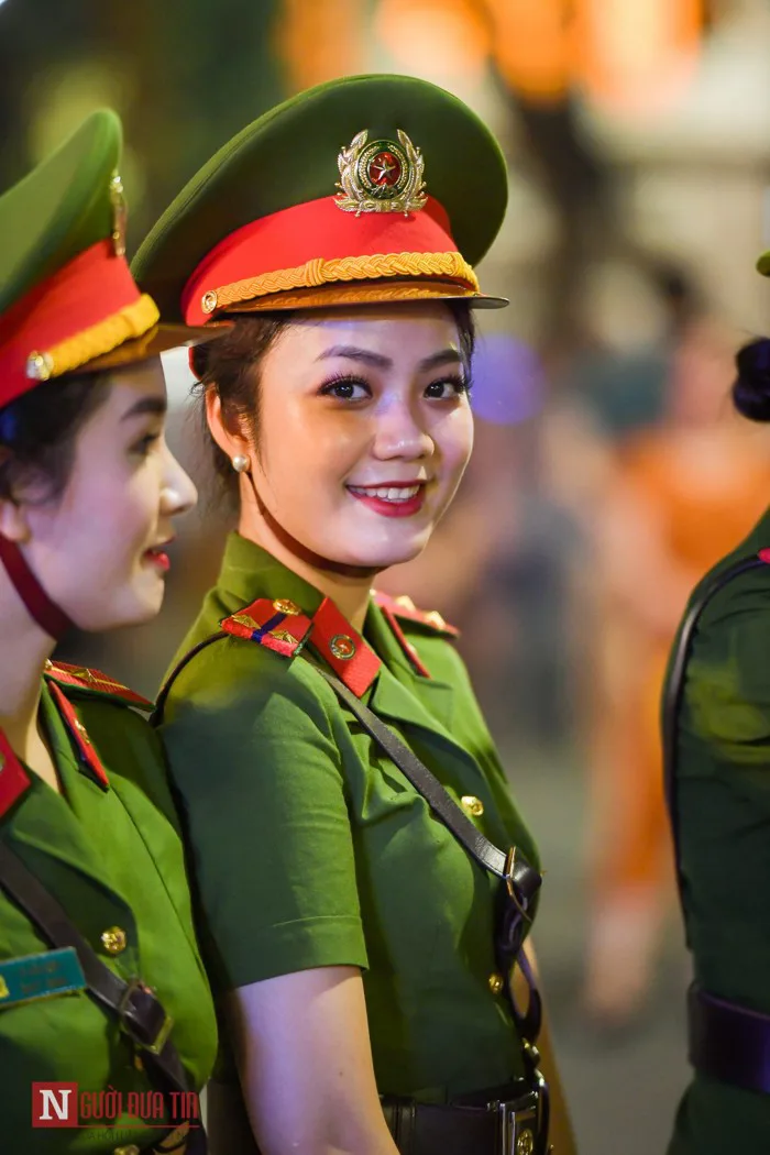 Hình ảnh nữ công an đẹp
