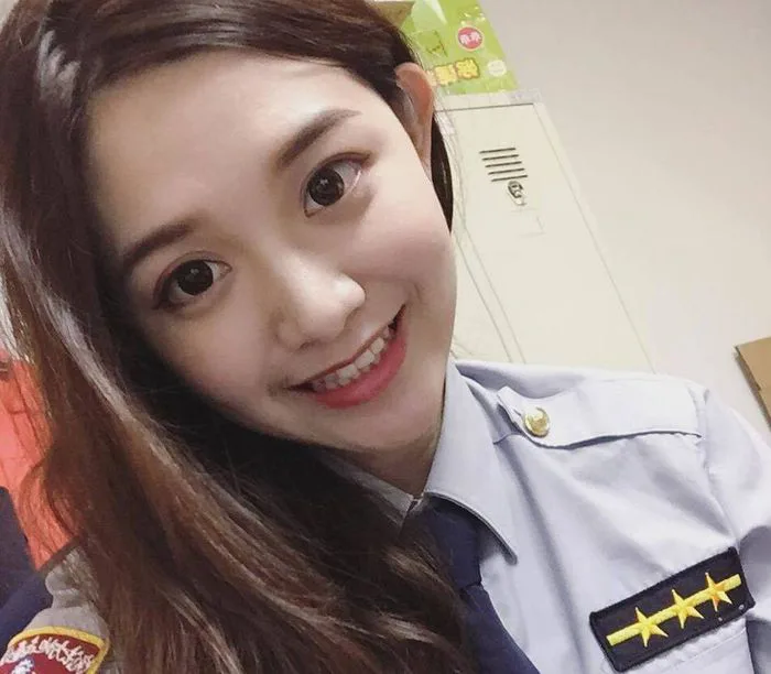Ảnh nữ cảnh sát tuyệt đẹp