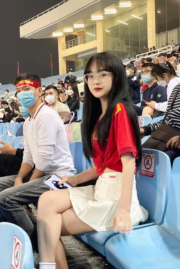 Thông tin hai hot girl lên sóng trực tiếp bóng đá Việt Nam - Saudi Arabia |  Báo Dân trí