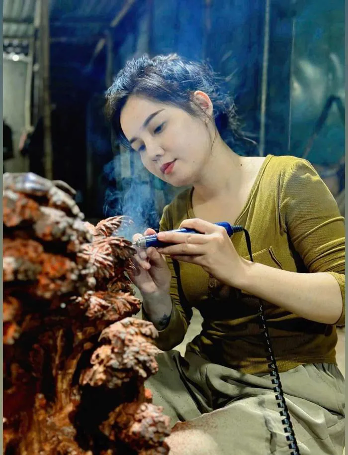 Hotgirl ở Đà Nẵng 'độc chiếm ngôi vị', làm cái nghề thường không dành cho nữ