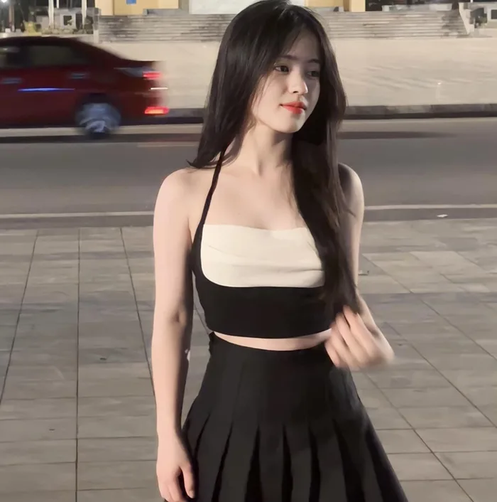 Ngẩn ngơ trước vẻ đẹp tuổi 20 của cô gái từng 