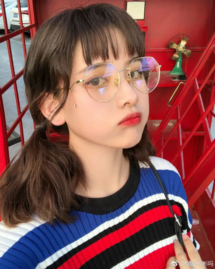 Ảnh Gái Xinh Đeo Kính Đẹp Ngầu, Cute, Nhìn Là Mê
