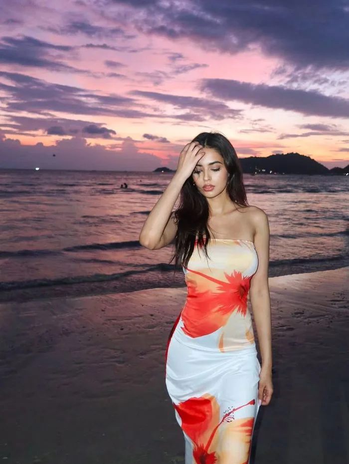 Tạo dáng đi biển cho nữ: 7 pose siêu slay đảm bảo có ảnh đẹp