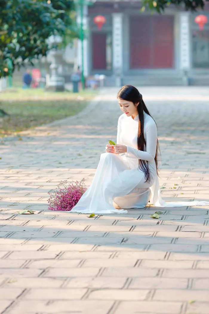 Vẻ đẹp dịu dàng của cô gái Hà thành trong những ngày nắng nhẹ | Báo Dân trí