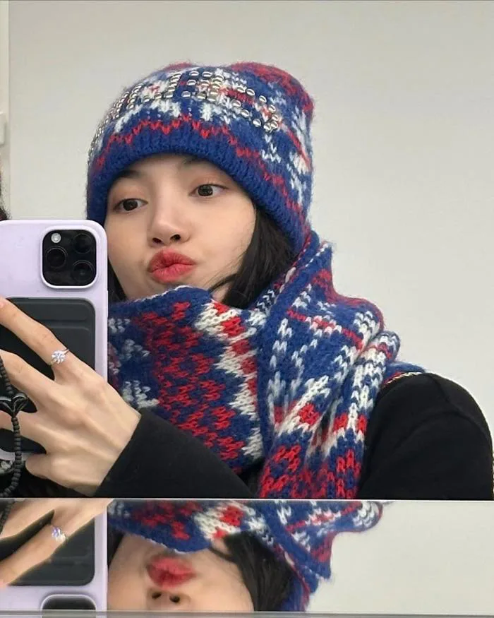 Hot trend gây sốt của dàn idol xứ Hàn: Mũ tai thú, mũ beanie siêu ấm