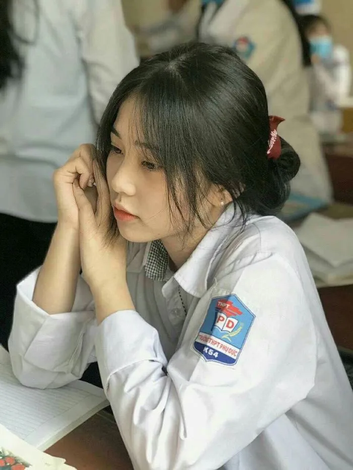 Khám phá 270 ý tưởng áo trắng đồng phục và tư thế chụp ảnh | chụp ảnh, ulzzang, ảnh tự chụp và các ý tưởng khác