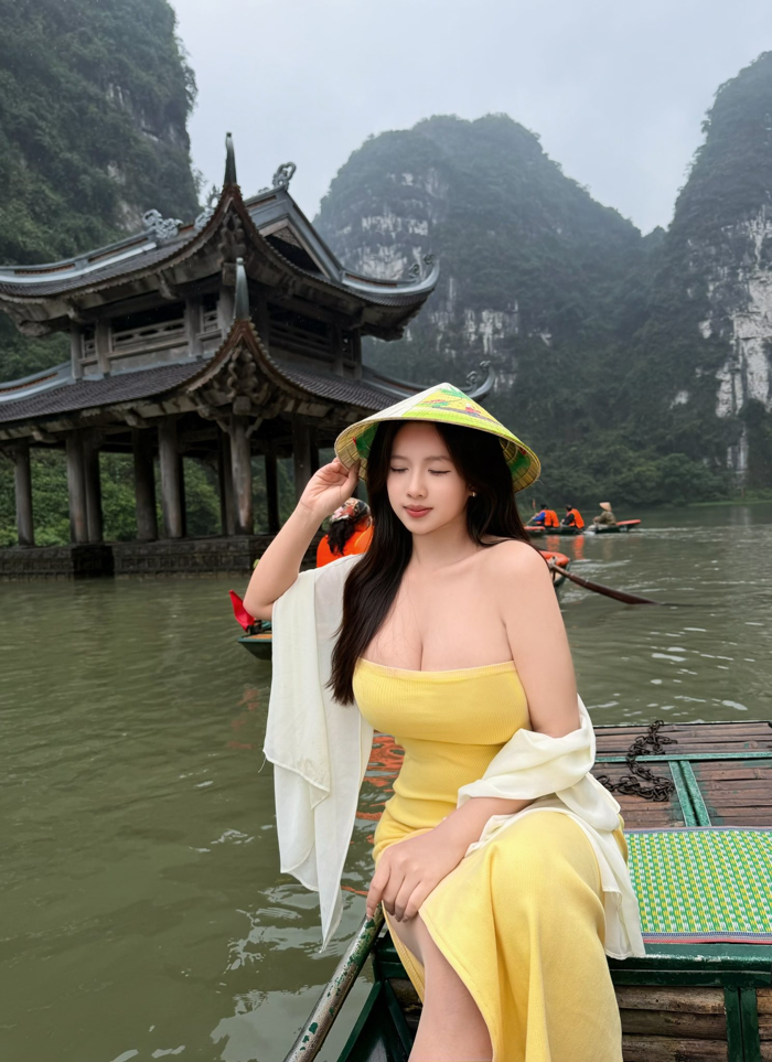 Danh tính 'nàng thơ' sở hữu outfit gây bão mạng: Nhan sắc ngọt ngào khiến  anh em 'đổ gục' chỉ sau một ánh nhìn, xem ảnh đời thường mới thực sự choáng!