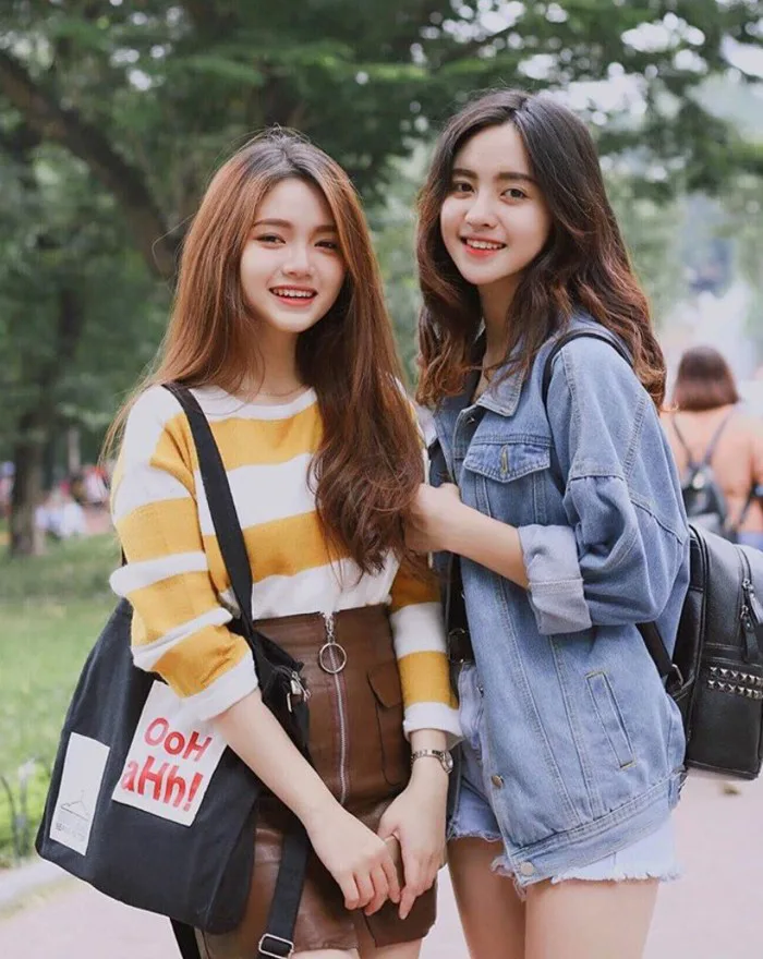 Bức hình 2 cô nàng 