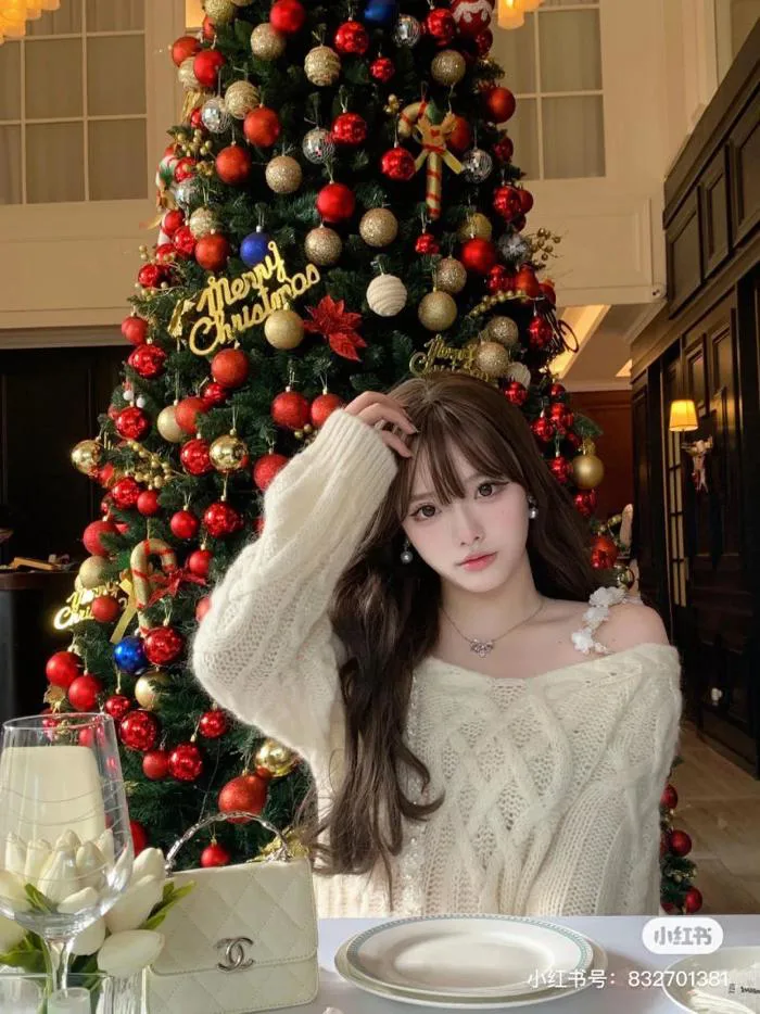 Lưu Ngay Các Tip Chụp Ảnh Với Cây Thông Noel Hot Nhất 2024 – HEBOZ