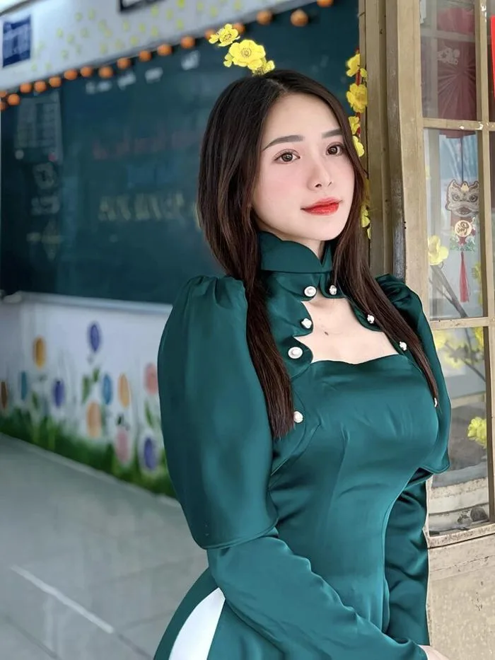 Những cô giáo xinh đẹp gây sốt mạng năm 2023