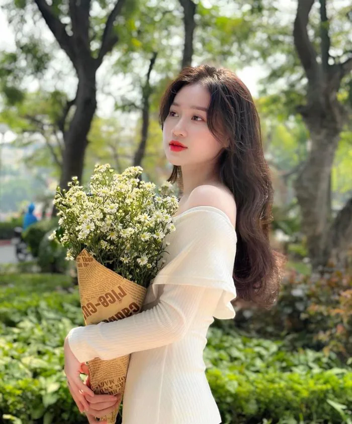 Kỳ 4] Những thầy cô trẻ làm 'đảo điên' học trò: Giáo viên thân thiện và xinh đẹp