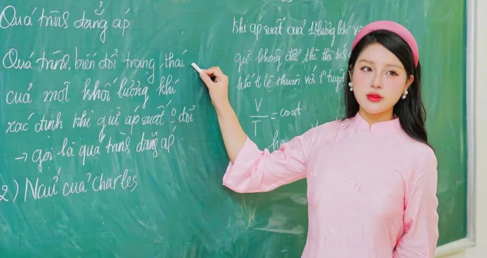 Cô giáo xinh đẹp từng gây sốt mạng 3 năm trước, giờ ra sao?