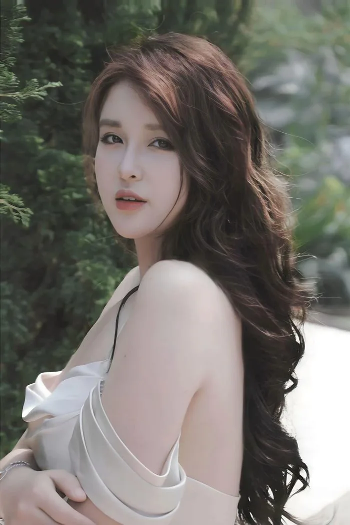 Nữ giáo viên Vật lý xinh như hot girl từ bỏ việc livestream ngay khi nổi tiếng, cuộc sống giờ ra sao?