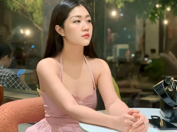 Chân dung 4 nữ tiếp viên hàng không nổi tiếng trên MXH: Đa tài, nhan sắc  xinh đẹp rạng ngời