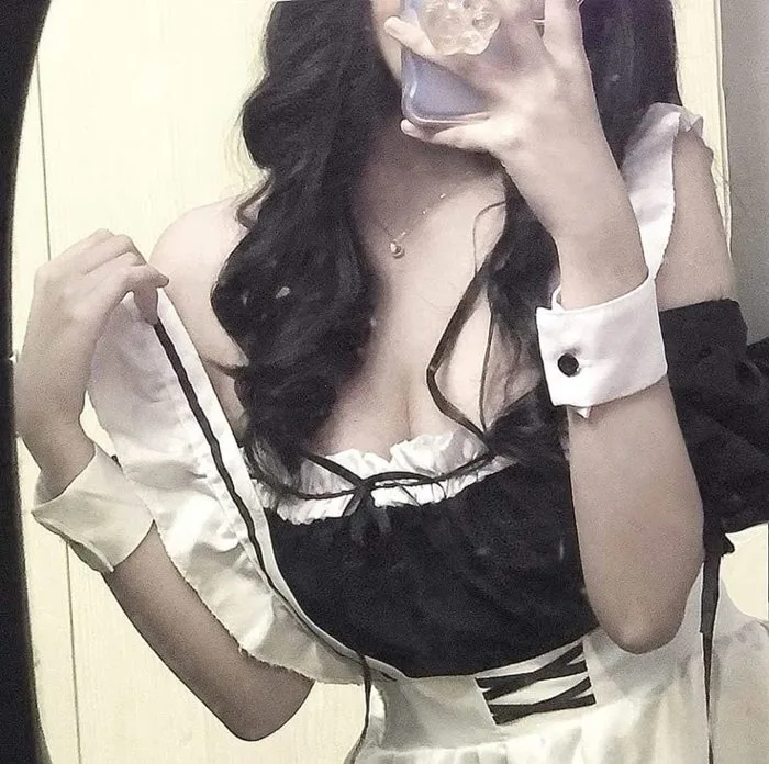hầu gái của ai đây :3