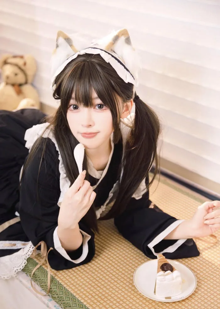Mê tít với 111+ ảnh cosplay hầu gái cực quyến rũ, gợi cảm