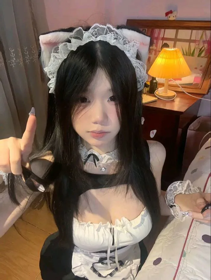 Cosplay hầu gái | Nét đẹp gothic, Nghệ thuật hippie, Ảnh gái xinh