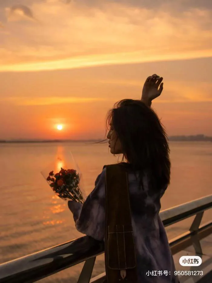 Tips tạo dáng chụp ảnh hoàng hôn cho bạn lên hình xinh lung linh