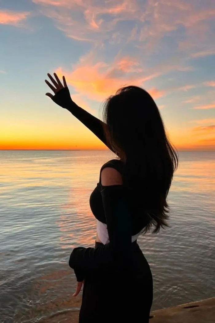 15 cách tạo dáng chụp ảnh hoàng hôn để không bỏ lỡ “giờ vàng” - Potonow Blog