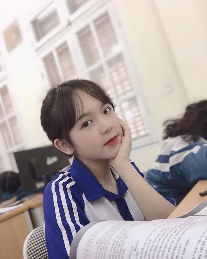 Hot girl 'búp bê tiểu học' nổi tiếng từ năm lớp 9 hiện giờ vẫn xinh xuất sắc khiến dân mạng thừa nhận đúng là cô nàng không tuổi - Saostar.vn