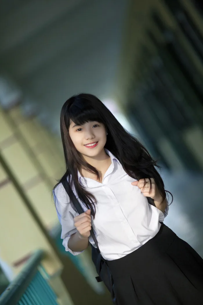 Ngỡ ngàng vẻ đẹp top 20 của Nữ sinh Việt Nam
