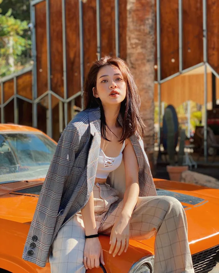 Street style hội gái xinh mặc đẹp Instagram: Cả tá kiểu quần ống rộng được lăng xê, ai cũng mix đồ đẹp “bá cháy”